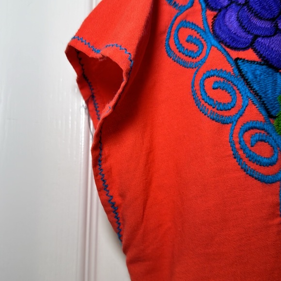 Authentic embroidered Mexican top - Picture 3 of 4